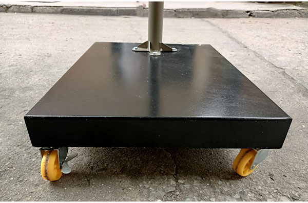 Chân đế dù chắc chắn và dễ di chuyển