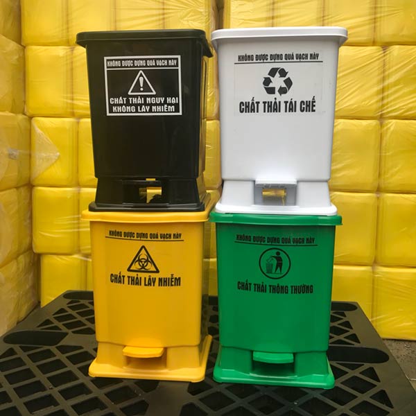 Các phiên bản màu của thùng rác y tế 15 lít