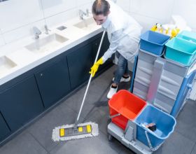 Tổng hợp thiết bị, dụng cụ vệ sinh nhà hàng nhất định phải có