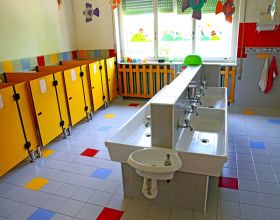 4 thiết bị vệ sinh nhất thiết phải trang bị trong trường học