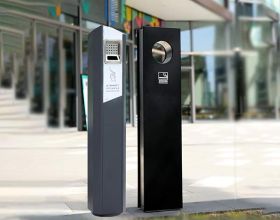 Trụ gạt tàn bằng thép sơn tĩnh điện có bền trước nắng mưa không?