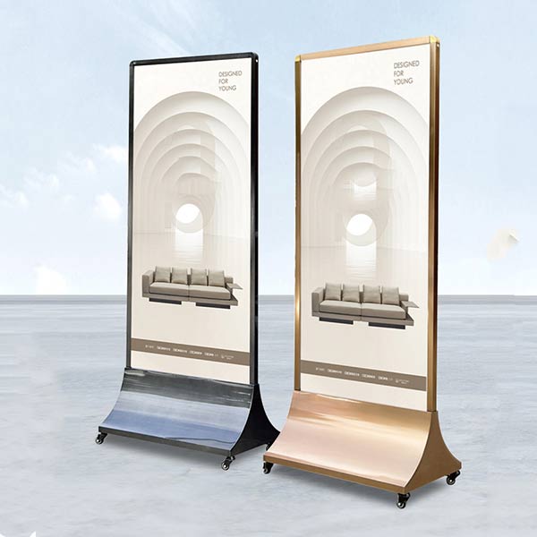Bảng standee ngoài trời có bánh xe inox vàng - hình 4