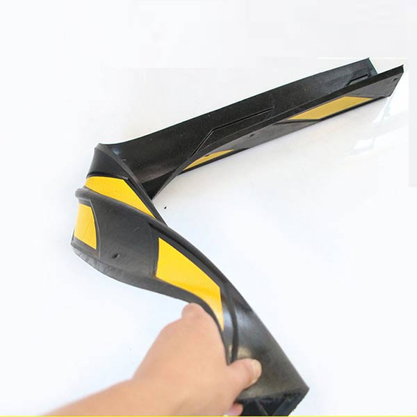 Thanh ốp góc tường cao su vuông 60cm - hình 3
