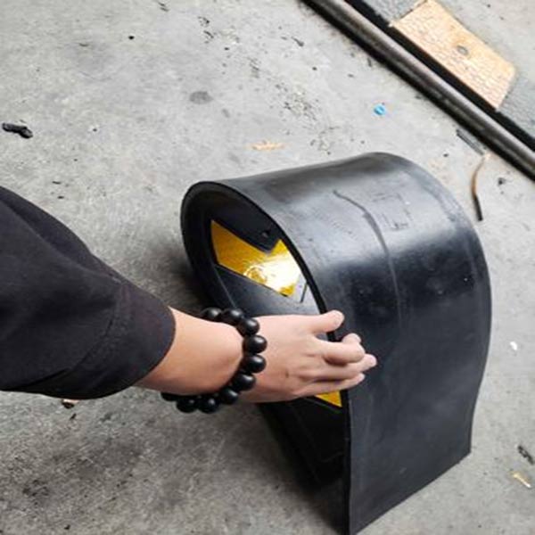 Thanh ốp tường bằng cao su - hình 3
