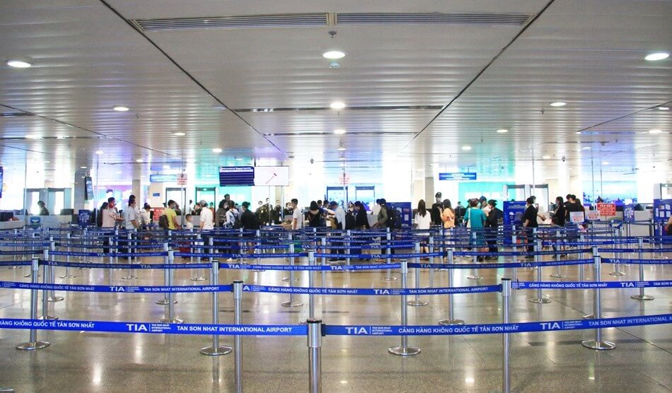 Cột chắn inox sân bay dây dài 2m