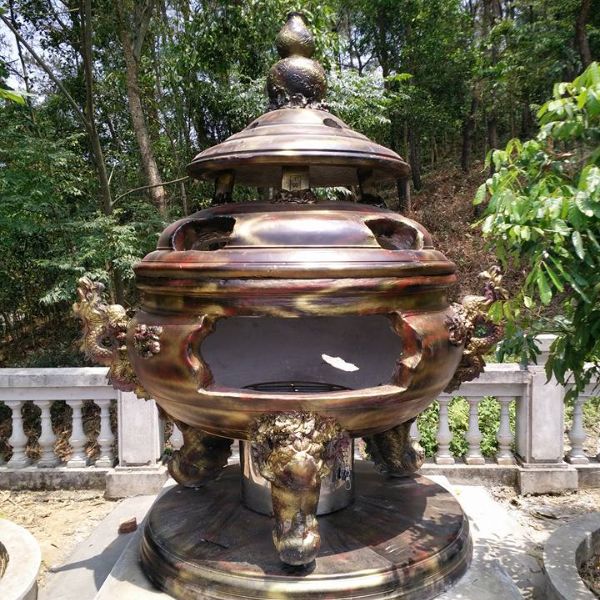 Hình ảnh thực tế đỉnh hóa vàng Tâm Phúc được lắp đặt tại các đình, đền chùa