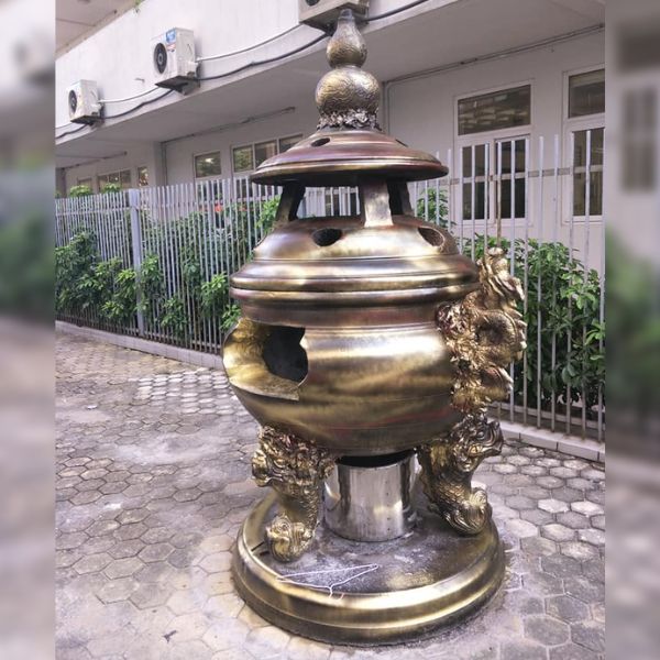 Đỉnh hóa vàng được lắp đặt tại chung cư