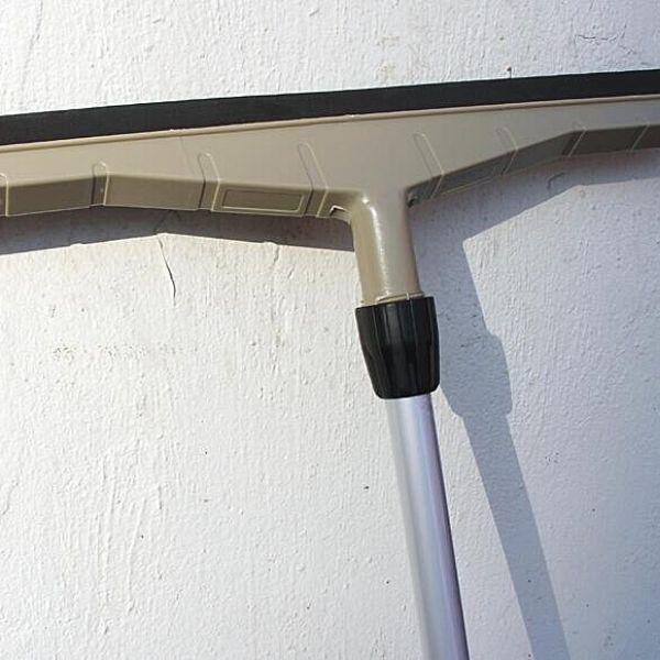 Hình ảnh thực tế của cây gạt sàn nhựa lưỡi cao su