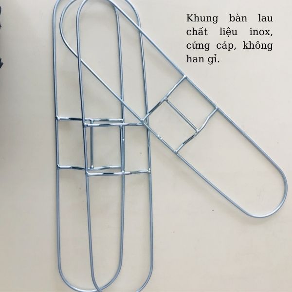 Khung bàn lau làm từ chất liệu inox, cứng cáp, bền đẹp