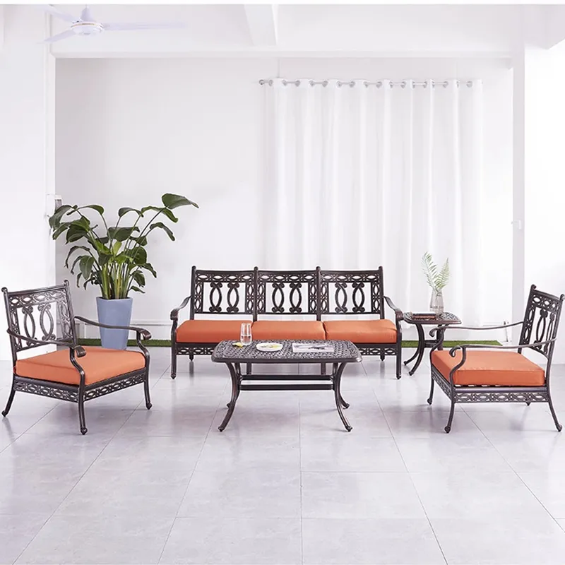 Bộ bàn ghế ngoài trời bằng nhôm đúc có nệm ngồi