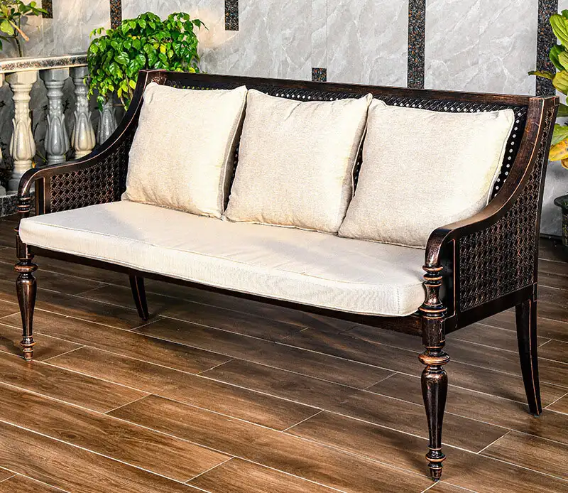Ghế nhôm đúc sofa 3 chỗ sử dụng kèm nệm