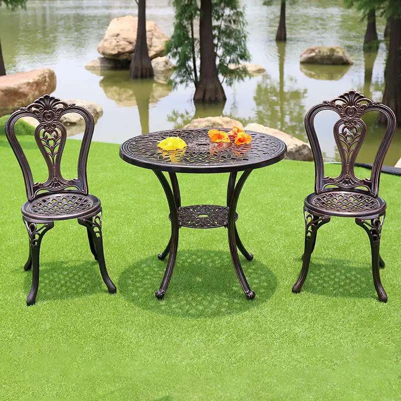 Ghế nhôm đúc vương miện dùng cùng bàn tròn