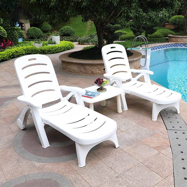 Sử dụng cùng ghế hồ bơi tạo nên không gian nghỉ dưỡng lý tưởng