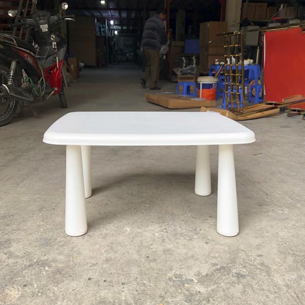 Thiết kế chân bàn vững chãi, chịu lực tốt