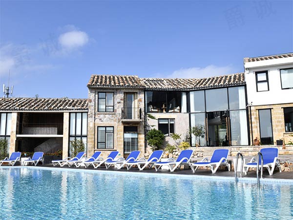 Mẫu ghế hồ bơi khung nhựa vải lưới