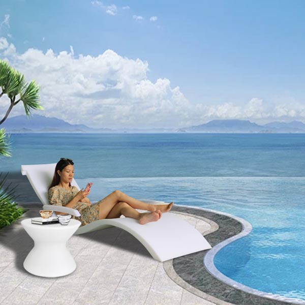 Mẫu ghế hồ bơi tạo hình chữ S