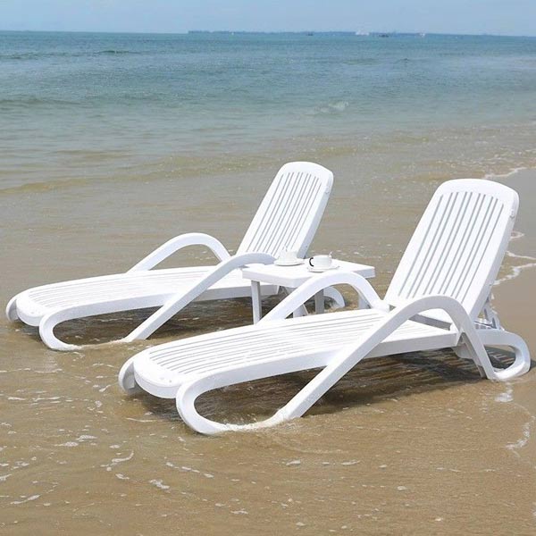 Liên hệ Hành Tinh Xanh để mua ghế nhựa bể bơi loại tốt