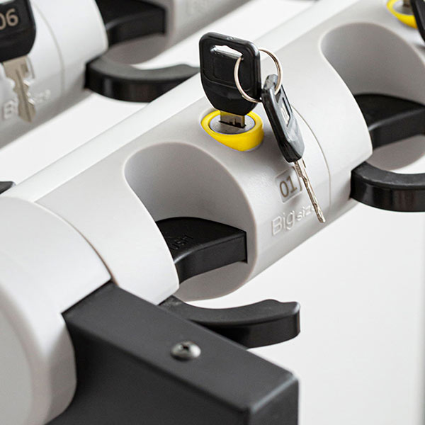 Đầu cắm kèm ổ khóa