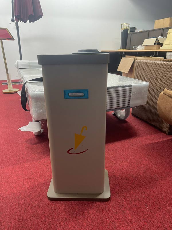 Hình ảnh thực tế máy bọc ô dù tự động bằng thép