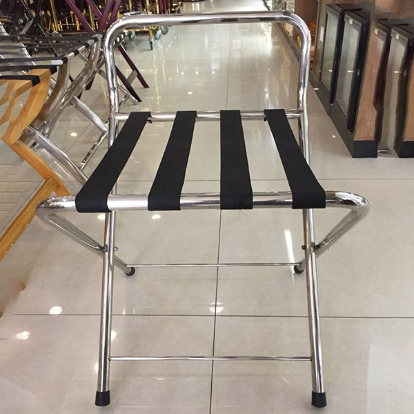 Hình ảnh chụp thật giá inox để hành lý