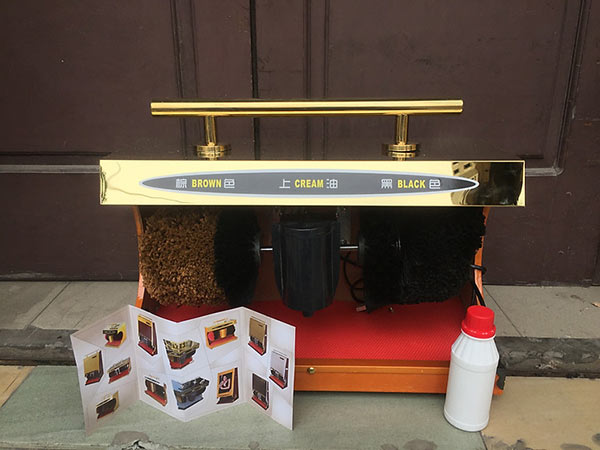 Mẫu máy đánh giày gia đình cũng cần thay mới xi đánh giày khi hết