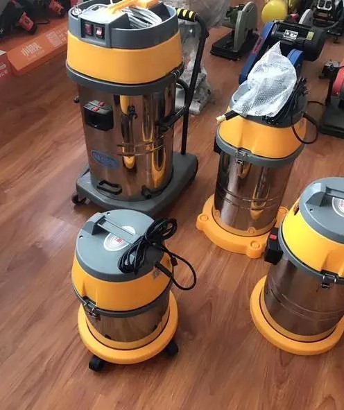 Ảnh thực tế bàn giao máy hút bụi công nghiệp cho khách