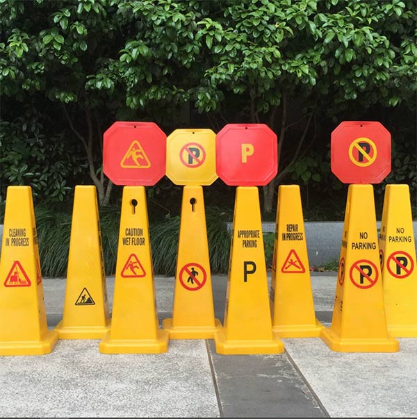 Hình ảnh sử dụng thực tế của biển báo cắm trụ