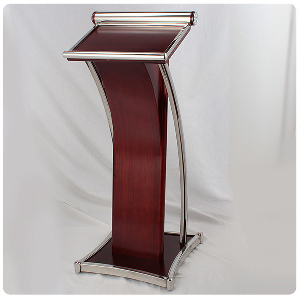 Phía sau bục phát biểu sự kiện