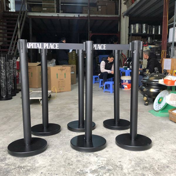 Hành Tinh Xanh bán cột chắn dây màu đen Paloca chính hãng