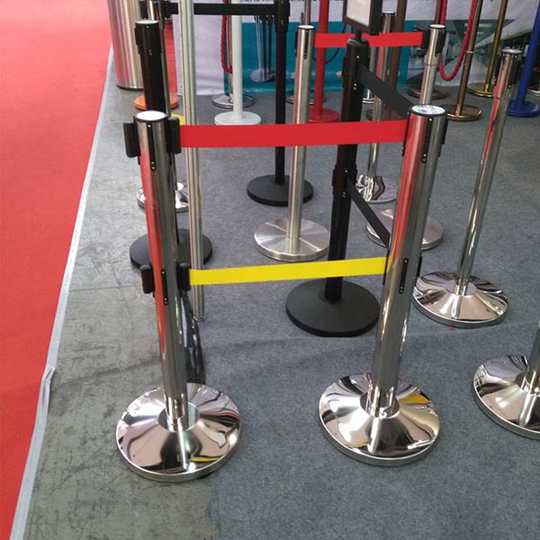 Hành Tinh Xanh cung cấp nhiều loại cột chắn inox chất lượng