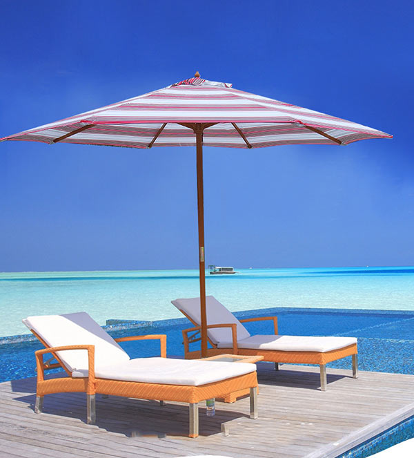 Dù đứng tâm tròn thân gỗ với vẻ đẹp ấn tượng