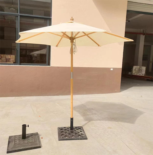 10/10 khách hài lòng khi mua dù đứng tâm tròn tại Hành Tinh Xanh