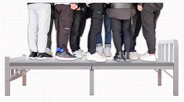 Giường gập thiết kế cho 1 người nằm nhưng chịu trọng lượng tối đa 5 người