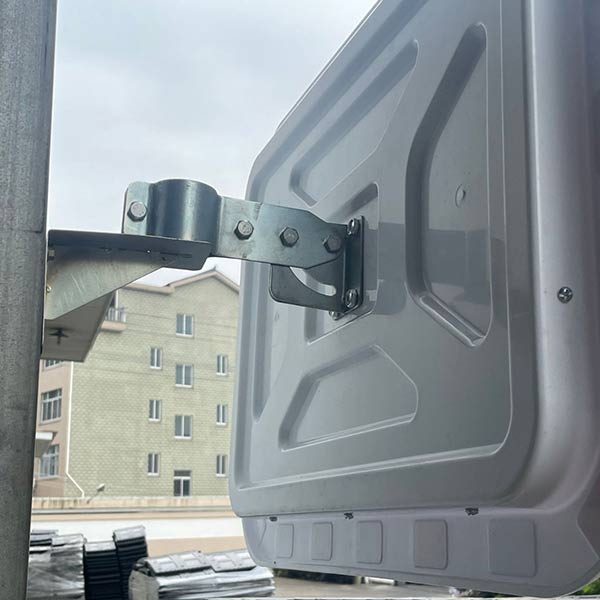 Giá đỡ phía đằng sau của gương cầu lồi chữ nhật