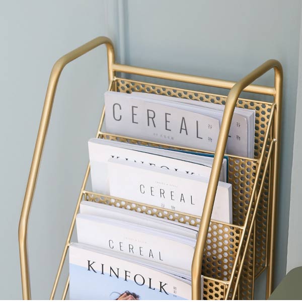 Các tầng có thể đựng được nhiều sách báo