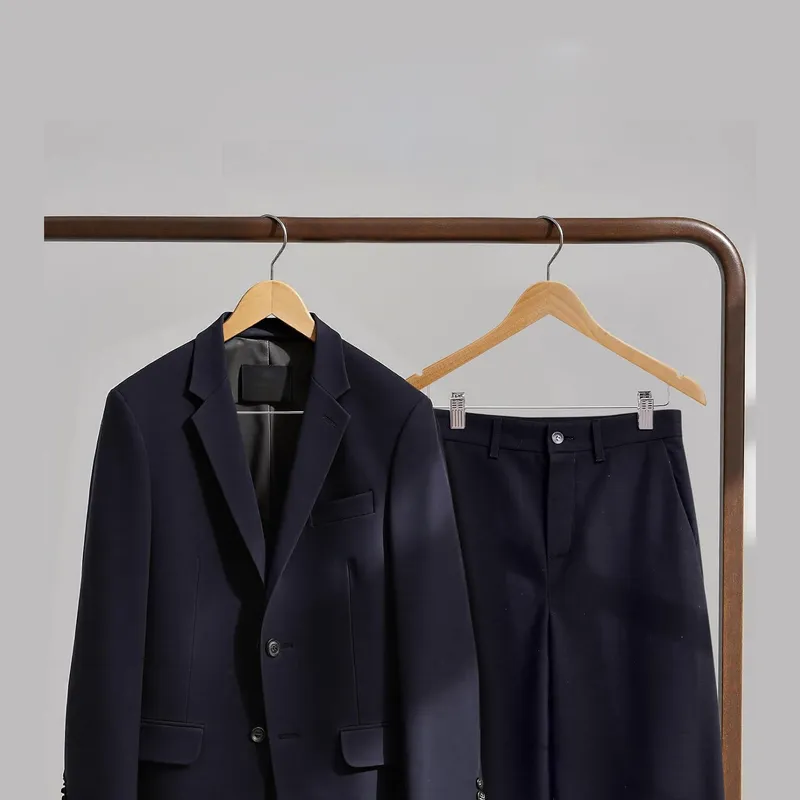 Móc treo có kẹp dùng cho đồ vest, áo khoác