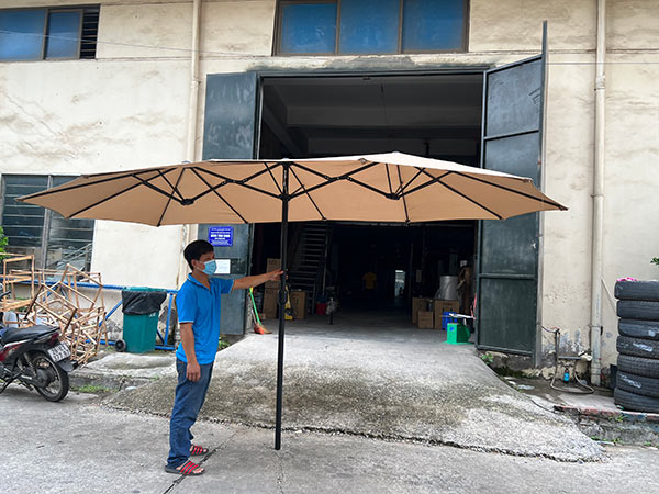 Hình ảnh dù che nắng 3 đỉnh chụp tại kho Hành Tinh Xanh