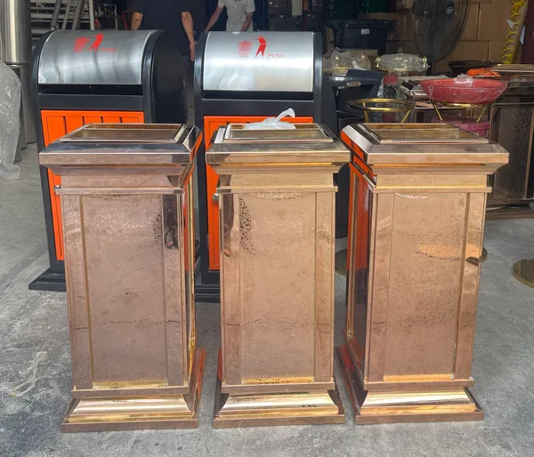 Mẫu thùng rác hợp kim nhôm lắp đặt tại kho Hành Tinh Xanh