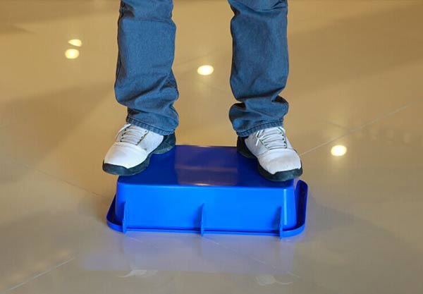 Kiểm tra độ bền của khay nhựa