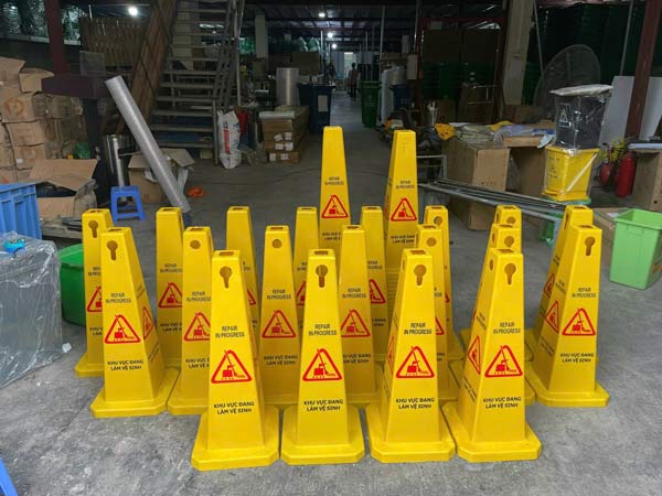 Hành Tinh Xanh sẵn kho biển báo nhựa hình trụ