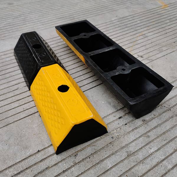 Mặt trước và sau của cao su chặn bánh xe tầng hầm