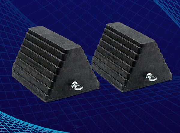 Trọng lượng nhẹ nên các tài xế có thể mang theo cục chặn trên xe