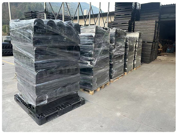 Hành Tinh Xanh có sẵn cao su chống va đập