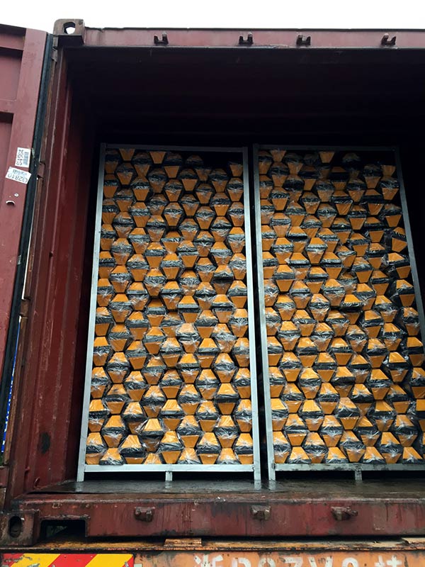 Hành Tinh Xanh luôn sẵn sàng giao số lượng lớn cao su chặn lùi bánh xe