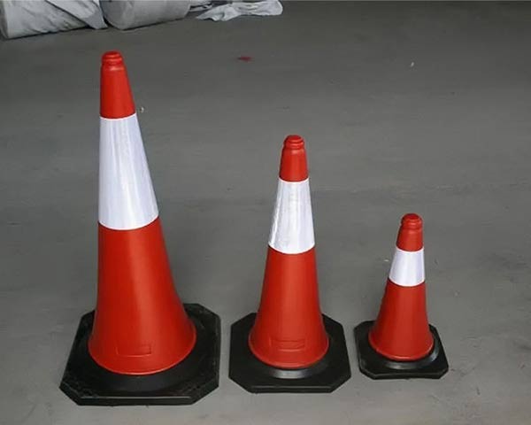 3 kích thước cọc tiêu giao thông để bạn lựa chọn