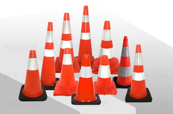 Hành Tinh Xanh có sẵn nhiều mẫu cọc tiêu để bạn chọn mua