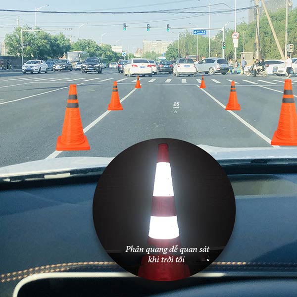 Cọc tiêu giao thông kiểu dáng gấp gọn 70cm