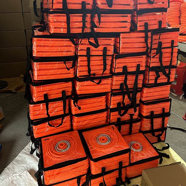 Hành Tinh Xanh có sẵn số lượng lớn cọc tiêu chóp nón gấp gọn tại kho