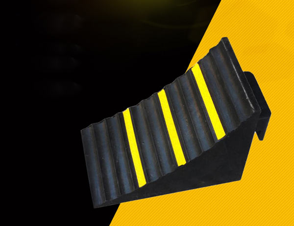 Cục chặn bánh xe cao su có tính di động cao