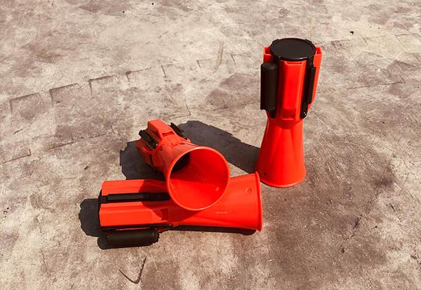 Hình ảnh chụp thật đầu và dây kéo nối cọc tiêu